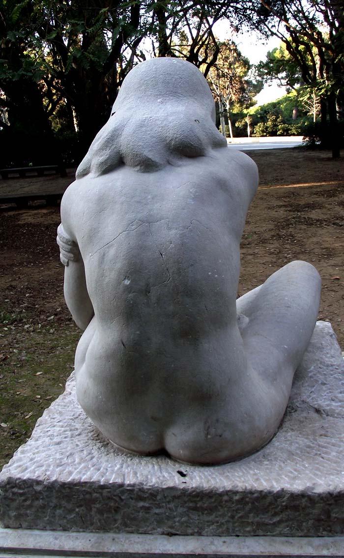 Escultura - espalda de la mujer